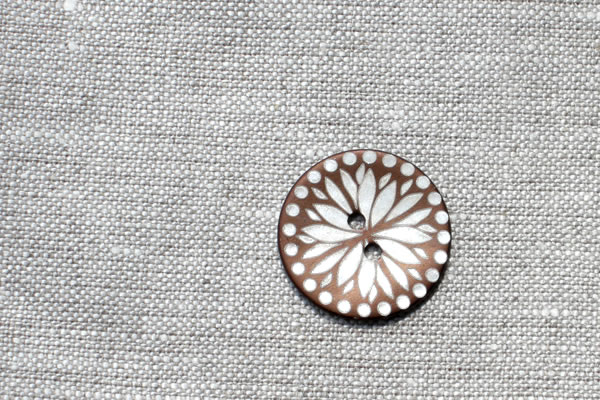 貝ボタン　フラワーブラウン