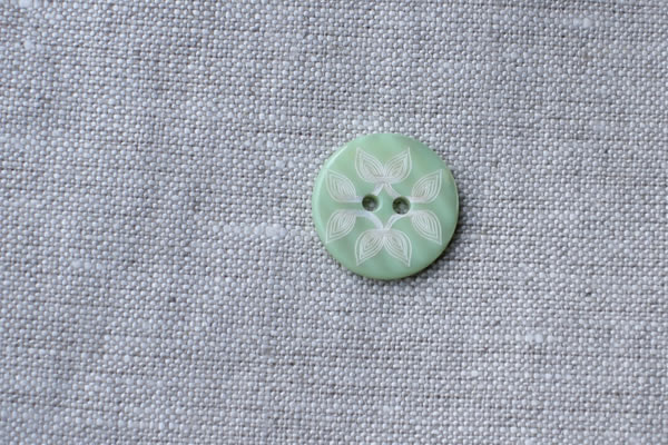 貝ボタン　グリーンリーフ